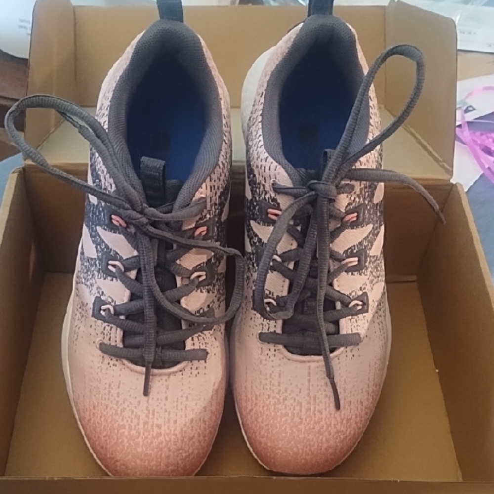 #0121 Stylish Pink and Gray Athletic Shoes For Crews Women's Size 8 1/2